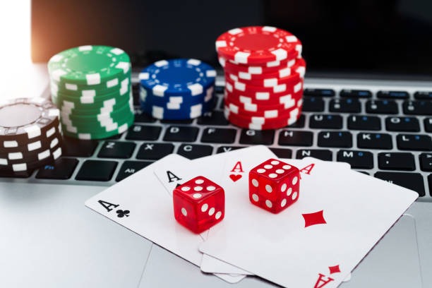 AduQ playing cards on table